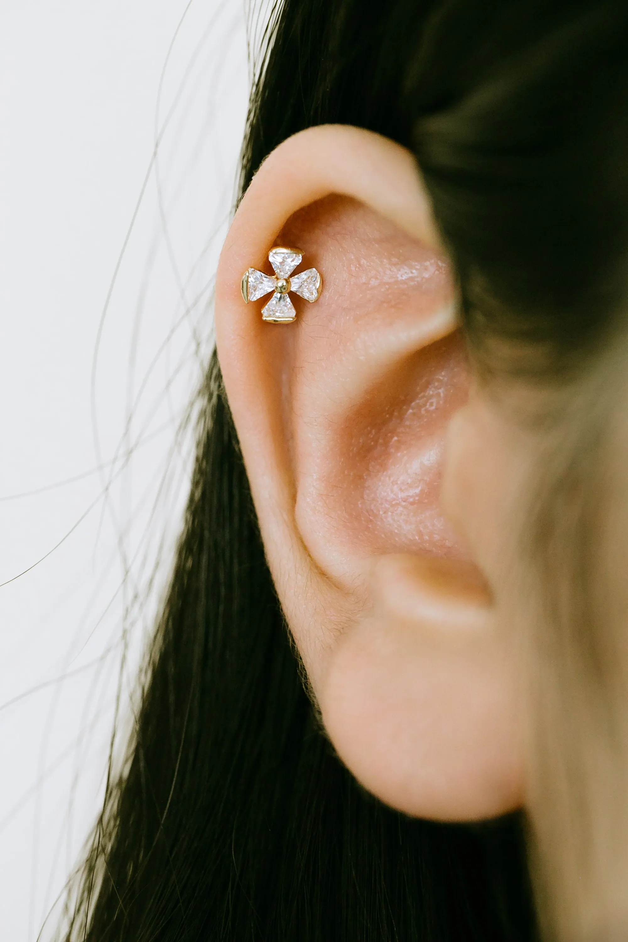 14K GOLD JEWELRY MINIMALIST DELICATE CZ CLOVER FLOWER BARBELL EAR STUD EARRING PIERCING