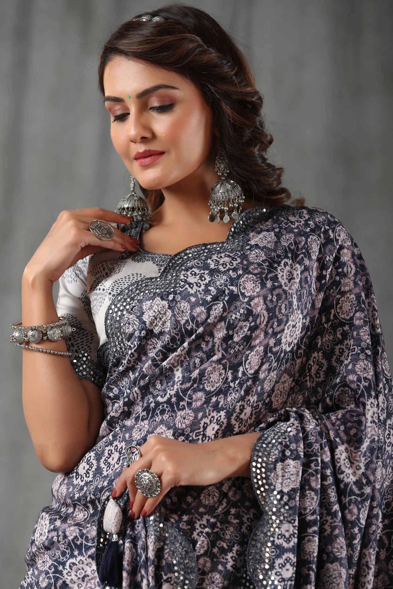 90Z799-RO Dark Grey Floral Print Crepe Saree with Scalloped Border