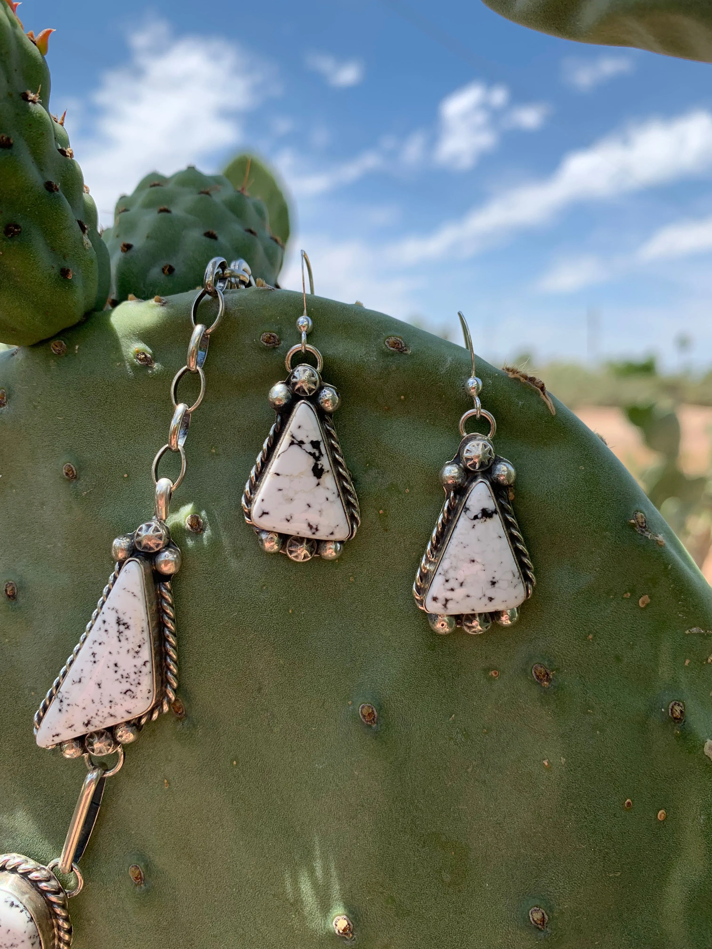 A White Buffalo Lariat necklace & earring set