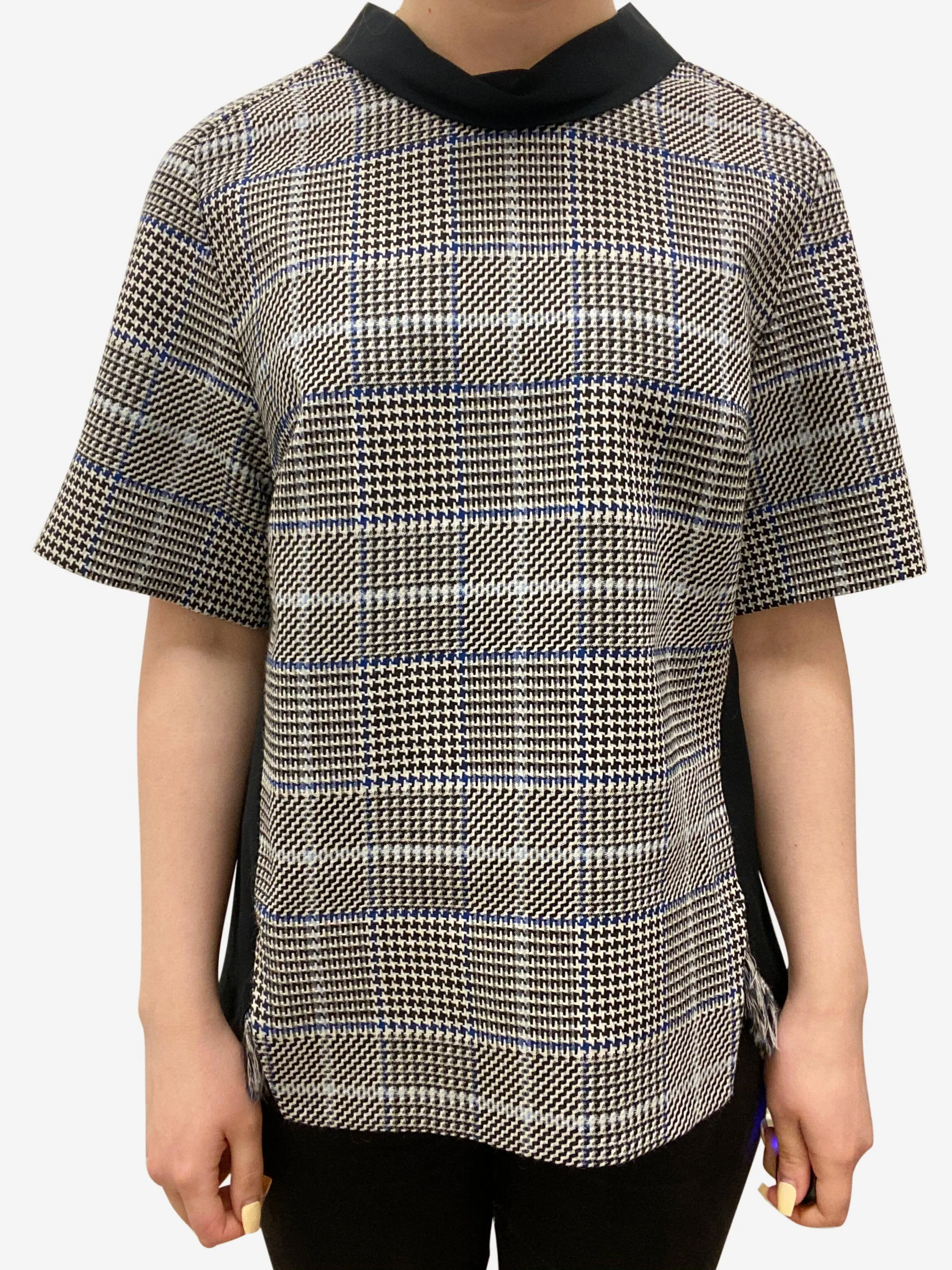 Black short sleeves checked frinch blouse - size UK 10