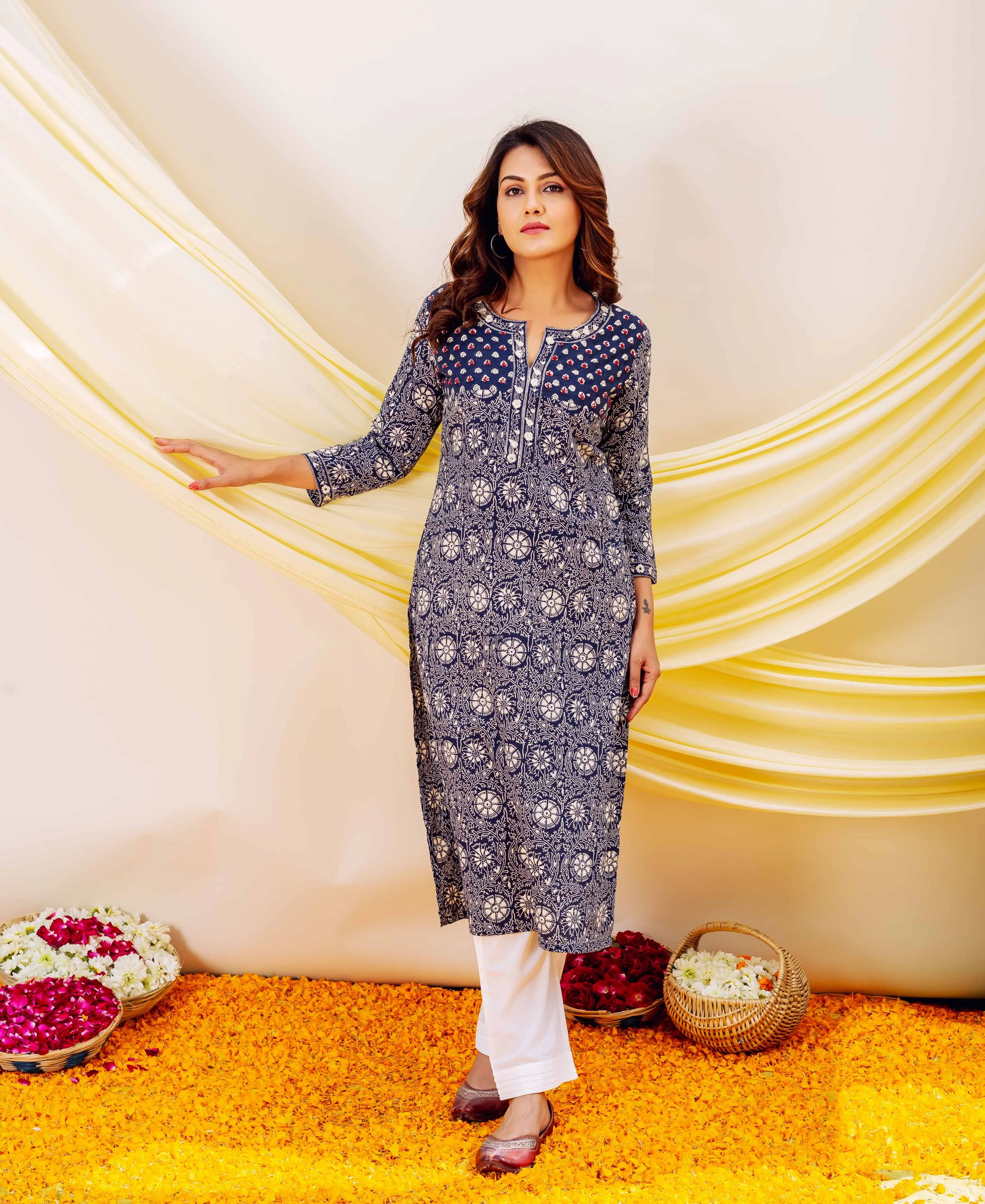 Indigo Straight Embroidered Kurta