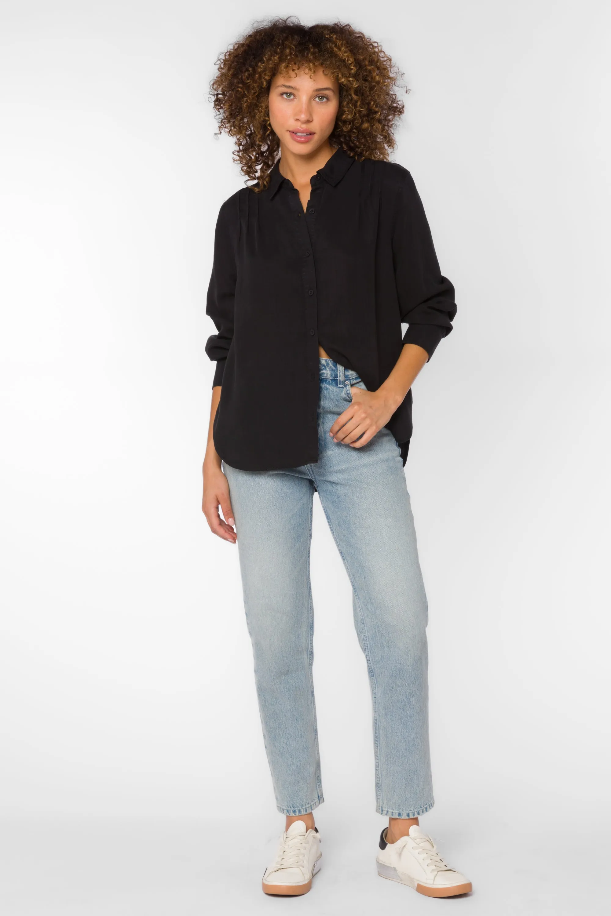 Leah Black Blouse