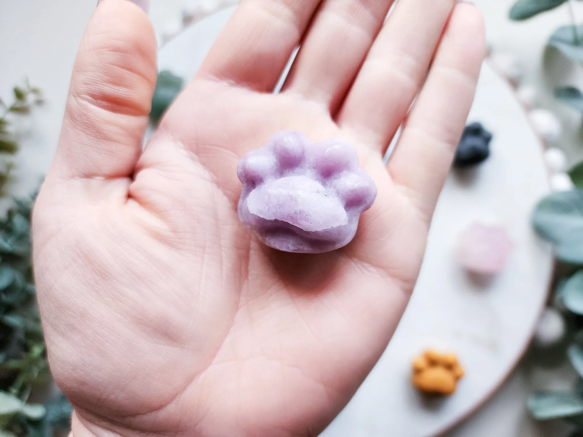 Mini Crystal Paw Print Carving