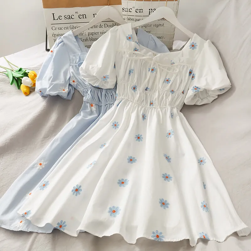 SWEET DAISY EMBROIDERY BESTIE DRESS BY61502